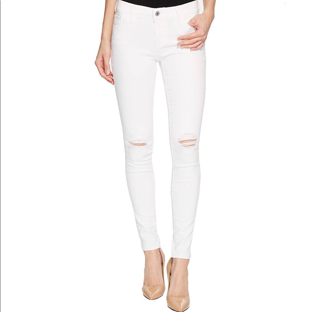 NWOT Levi’s 710 White Jeans